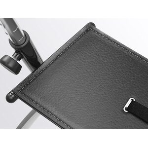 Let's Go Out -rollaattorin musta istuinosa